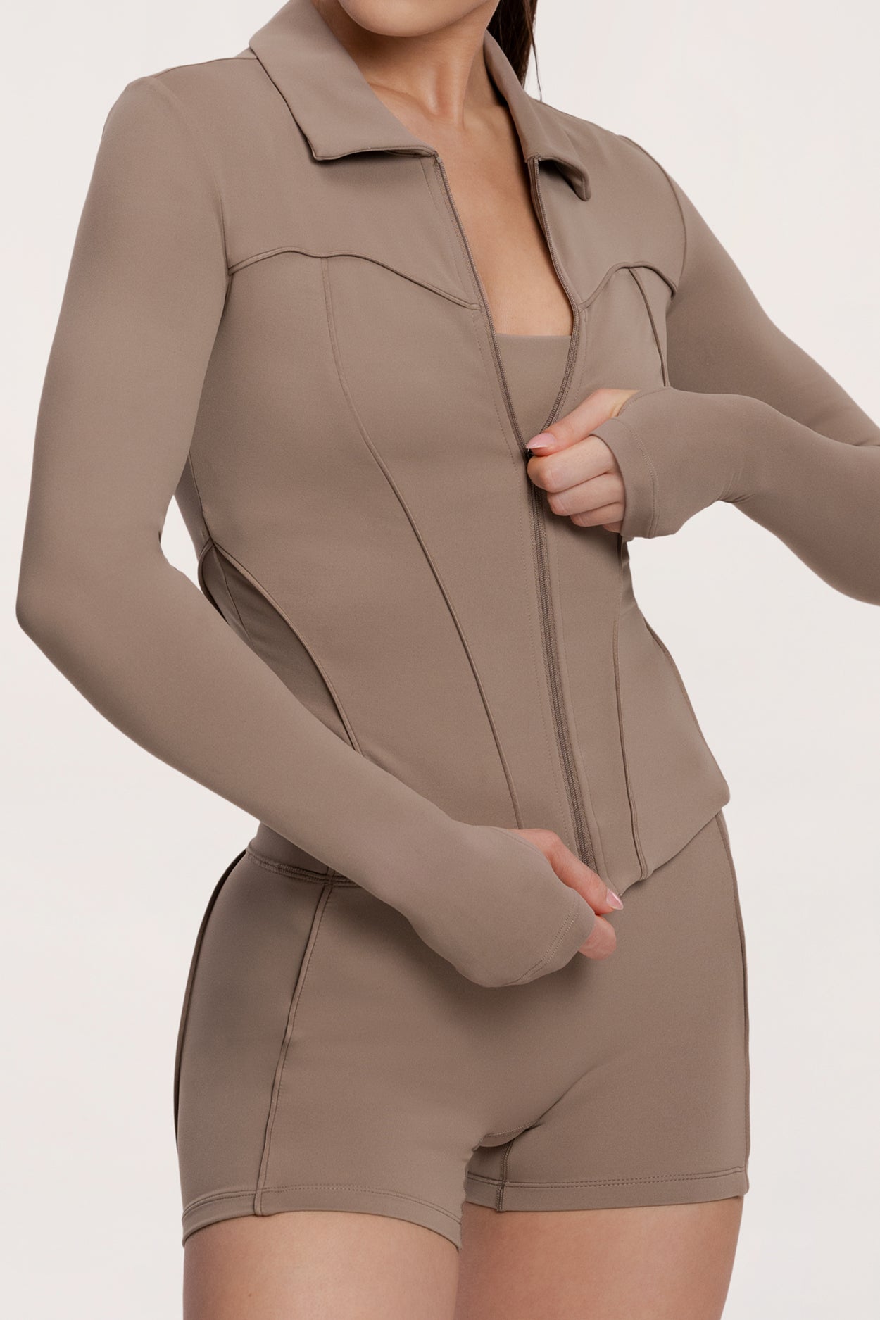 Pilates Era Sportjacke mit Reißverschluss warm beige