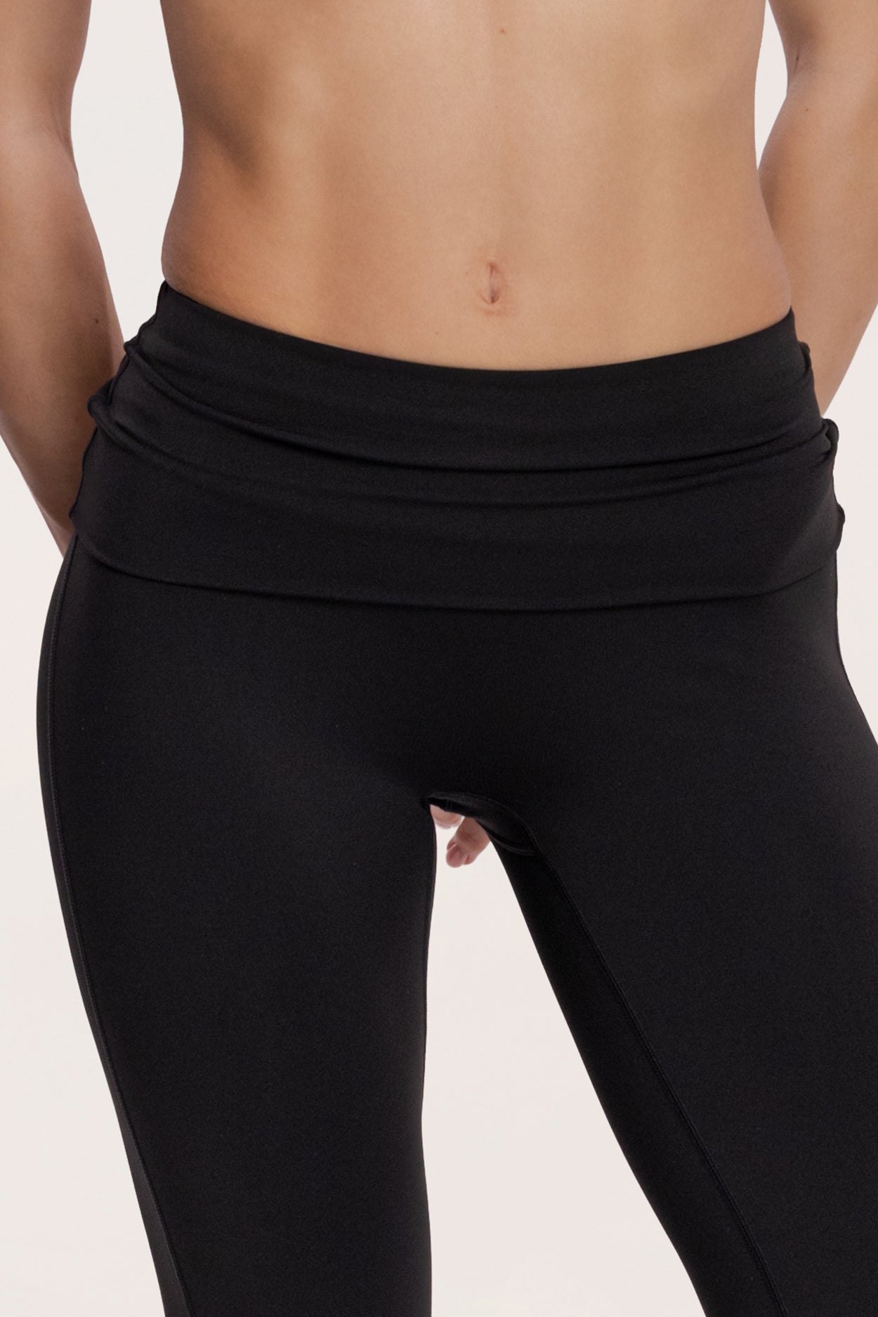 Pilates Era Schlaghose black