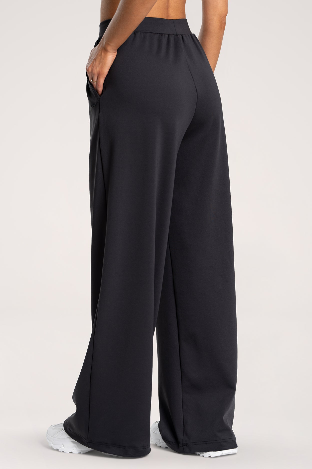 UN1FORM Wide-Hose black