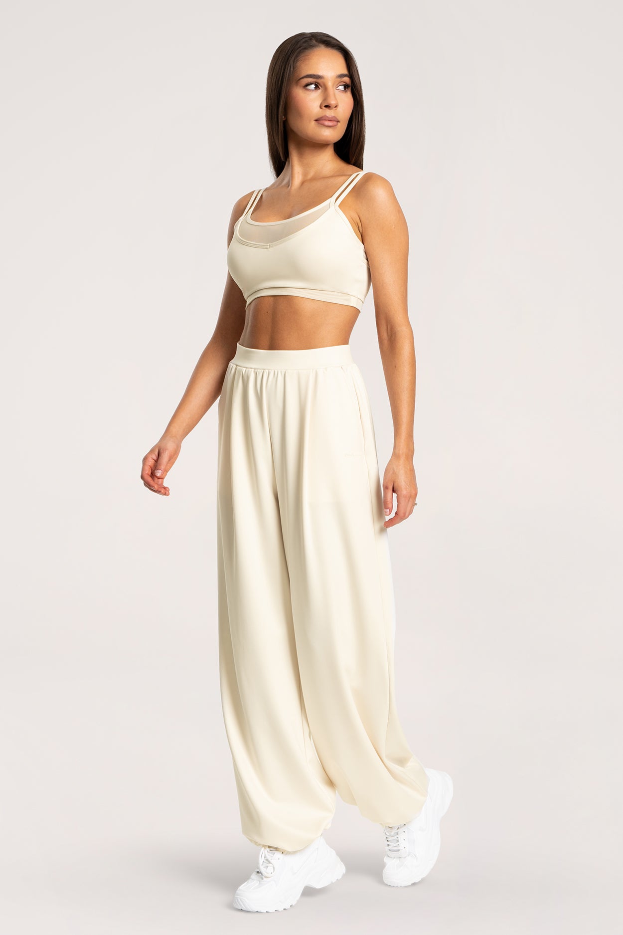 UN1FORM Wide-Hose cream