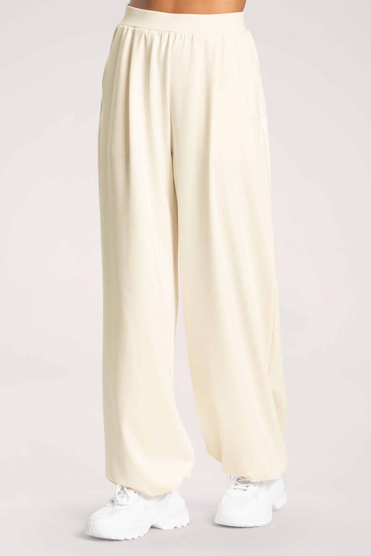 UN1FORM Wide-Hose cream