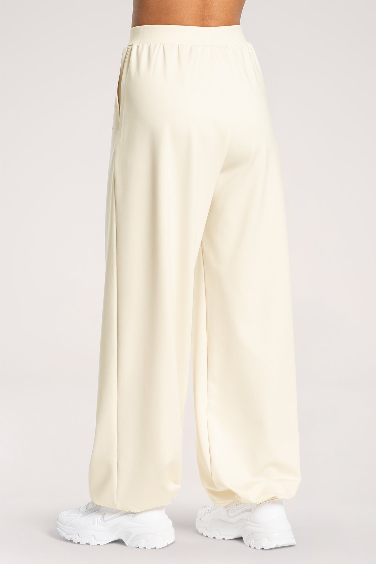 UN1FORM Wide-Hose cream