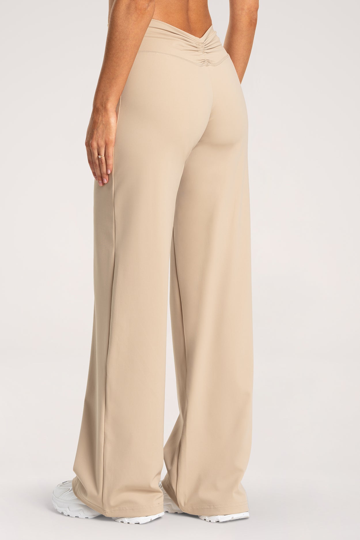 UN1FORM Booty-Tie-Hose sand