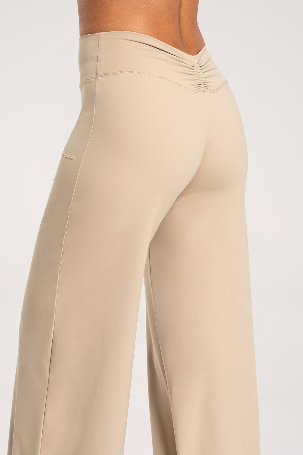 UN1FORM Booty-Tie-Hose sand