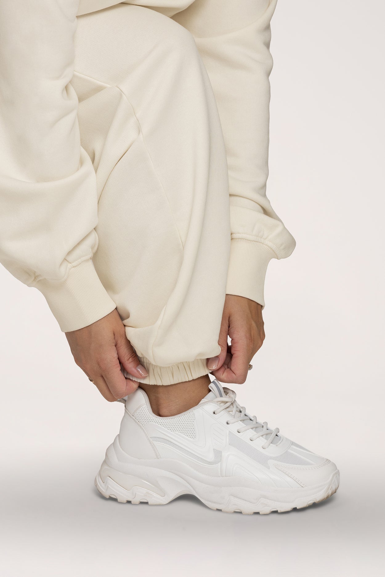 Easy Jogginghose mit Bündchen off white