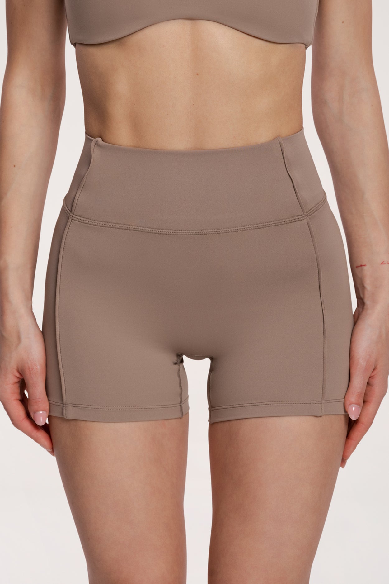 Pilates Era Shorts warm beige