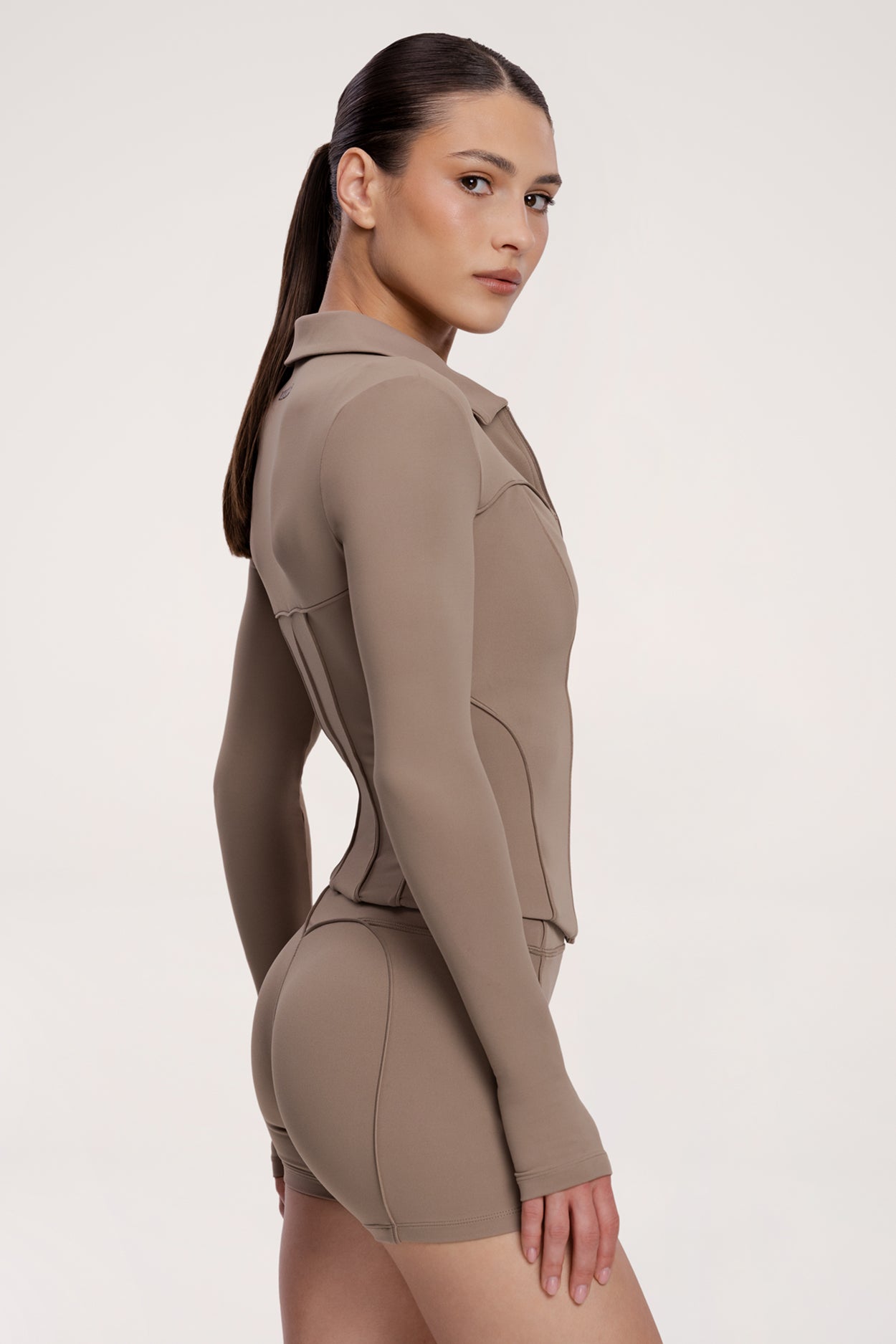 Pilates Era Sportjacke mit Reißverschluss warm beige