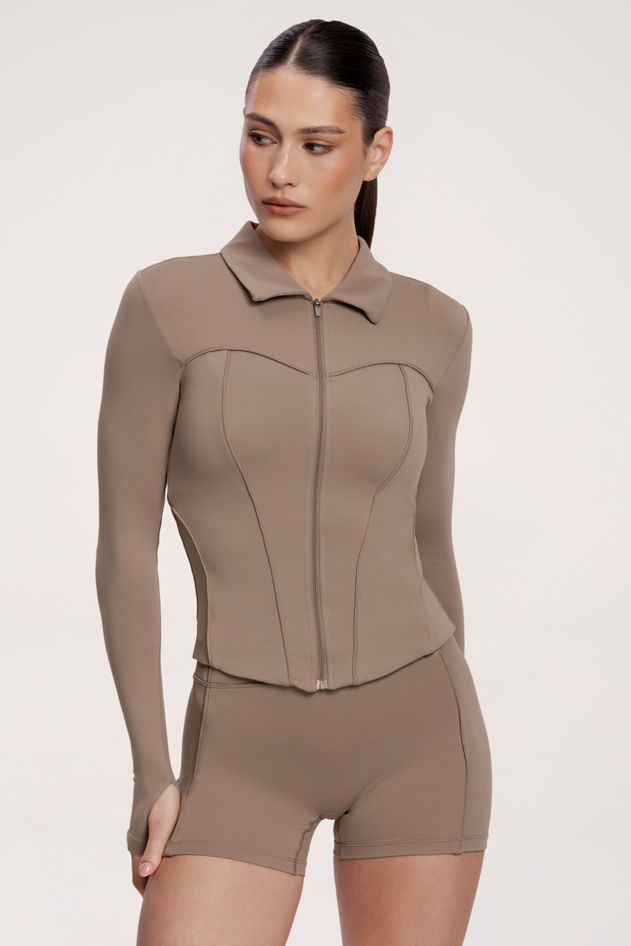 Pilates Era Sportjacke mit Reißverschluss warm beige