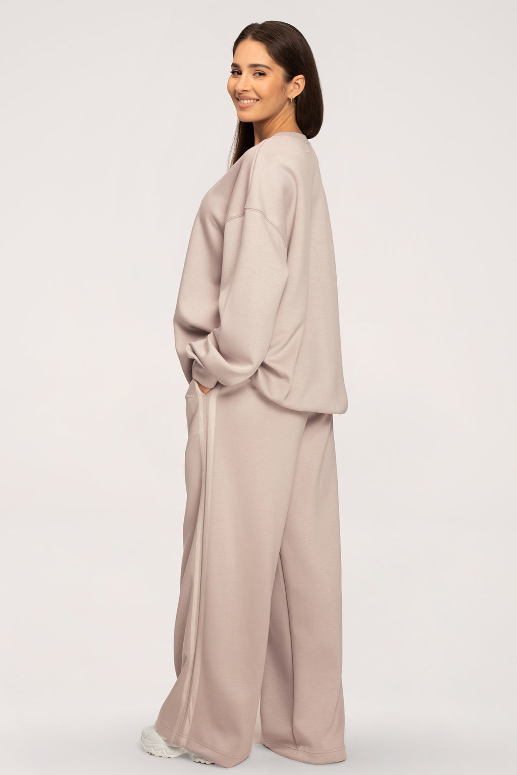 UN1FORM Oversize-Jogginghose beige