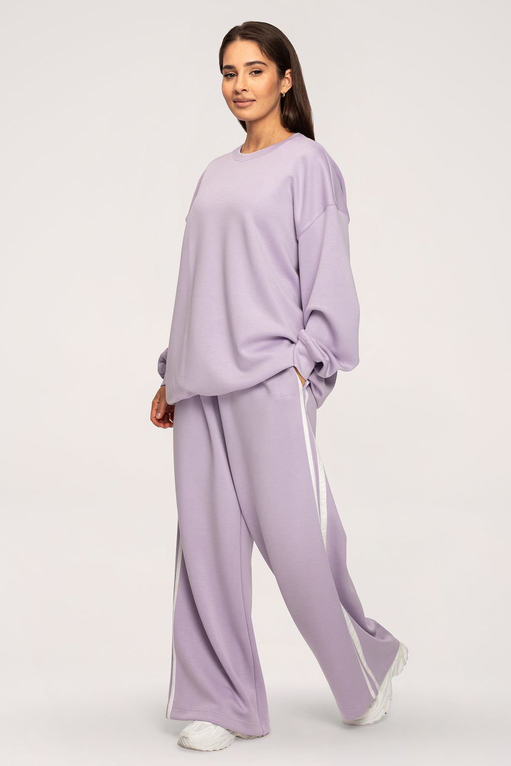 UN1FORM Oversize-Jogginghose lilac