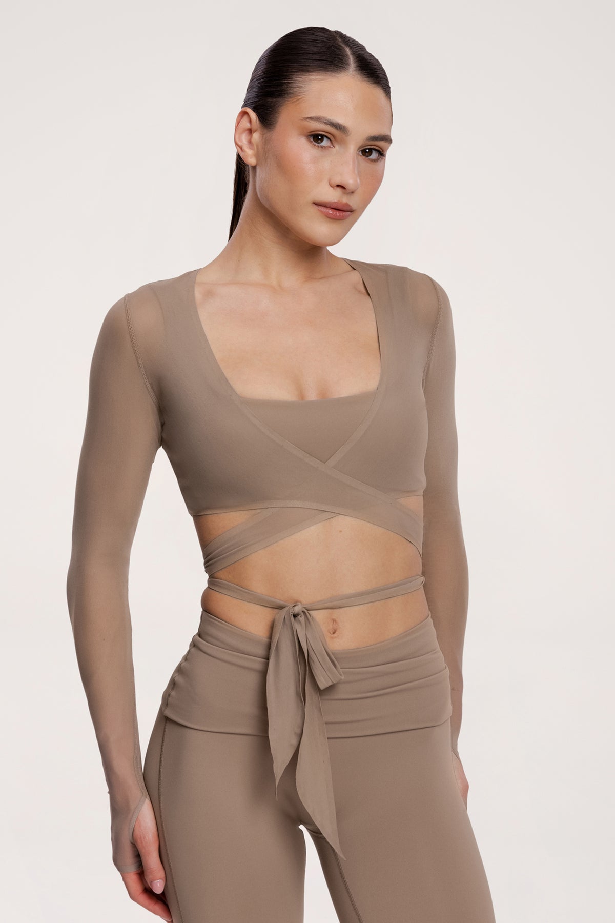 Pilates Era Wrap-Top in Wickeloptik warm beige