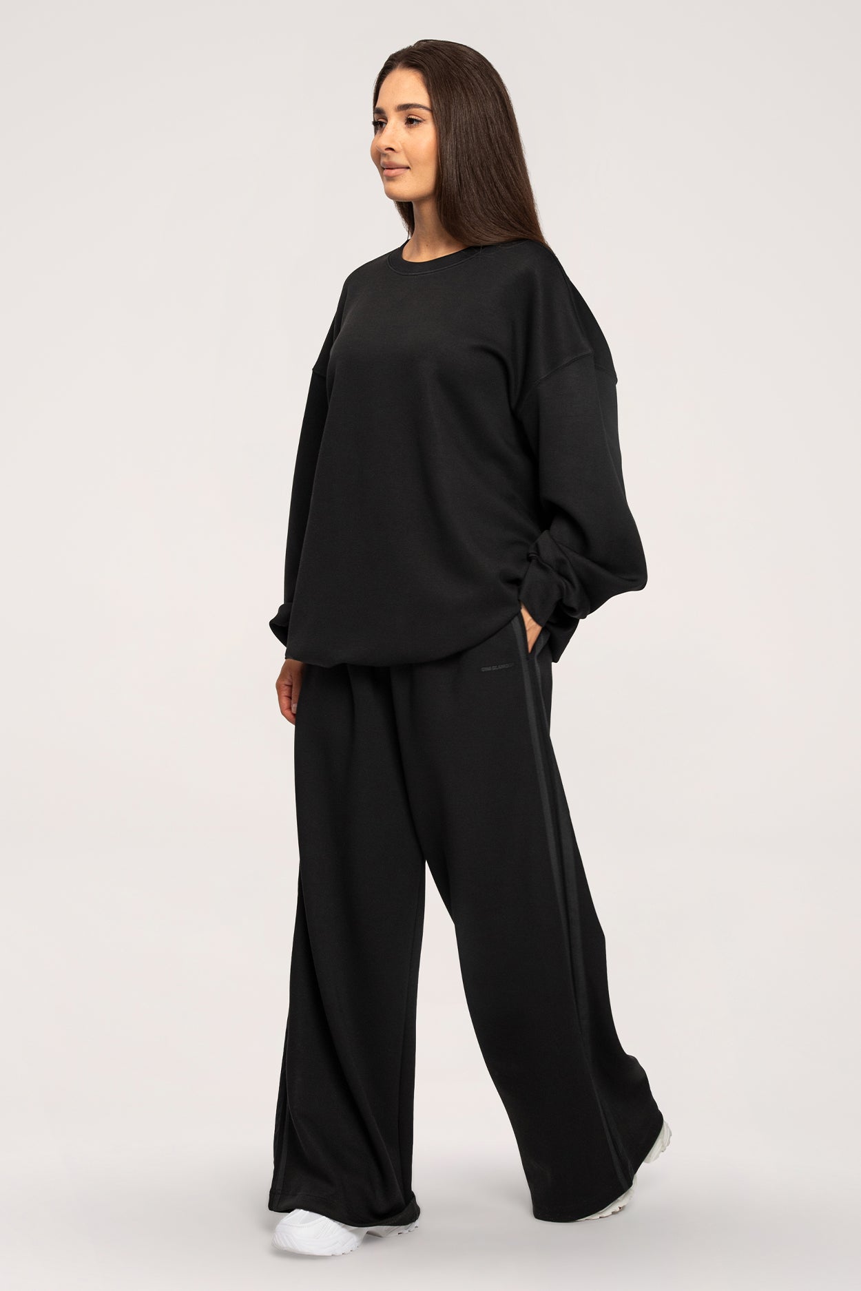 UN1FORM Oversize-Jogginghose black