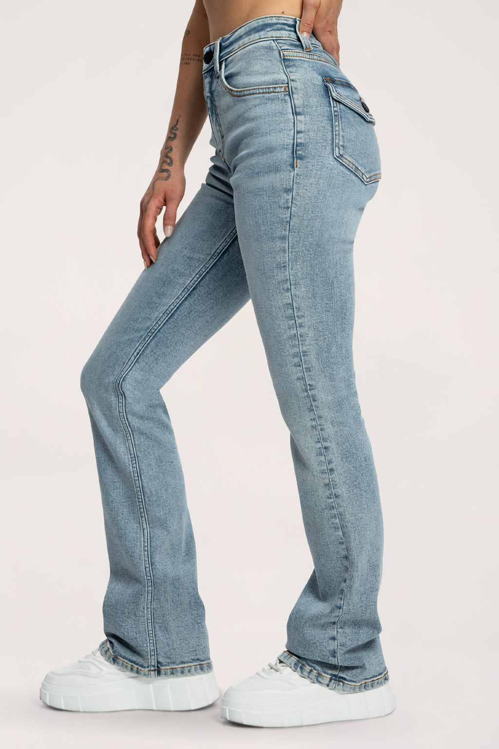 Jeansy dzwony push up light blue