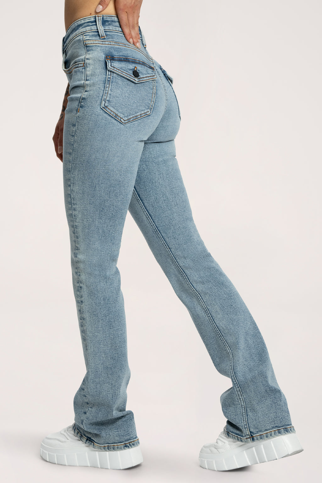 Jeansy dzwony push up light blue