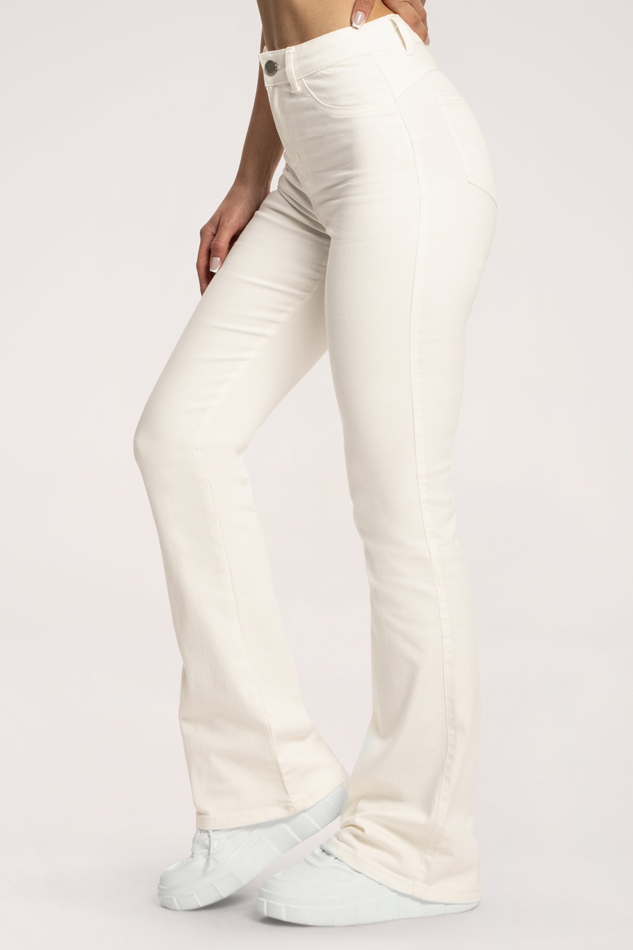 Jeansy long dzwony perfect slim off white