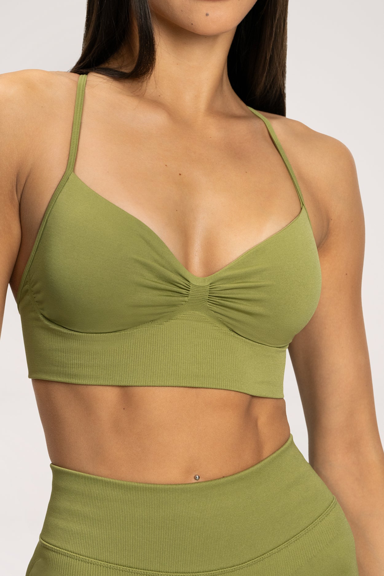 Sport-BH mit tiefem Ausschnitt matcha