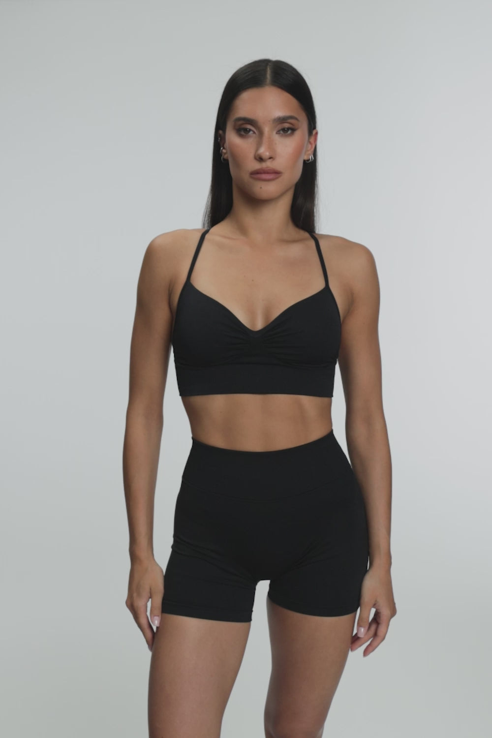 Sport-BH mit tiefem Ausschnitt black