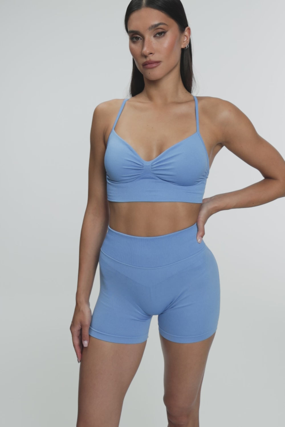 Sport-BH mit tiefem Ausschnitt ice blue