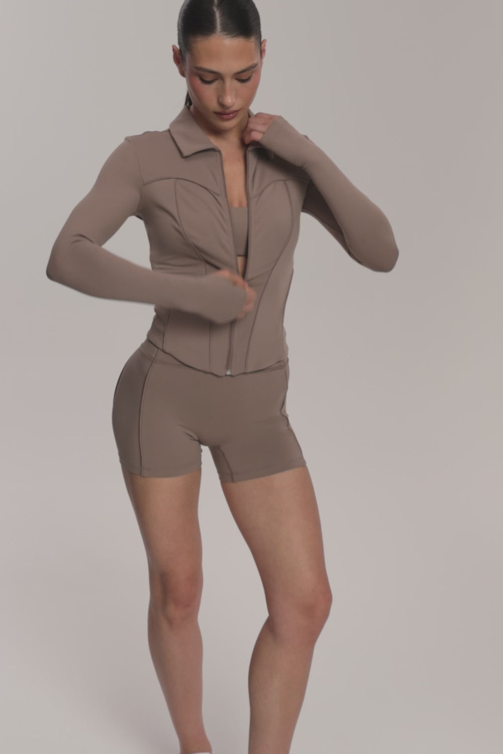 Pilates Era Sportjacke mit Reißverschluss warm beige